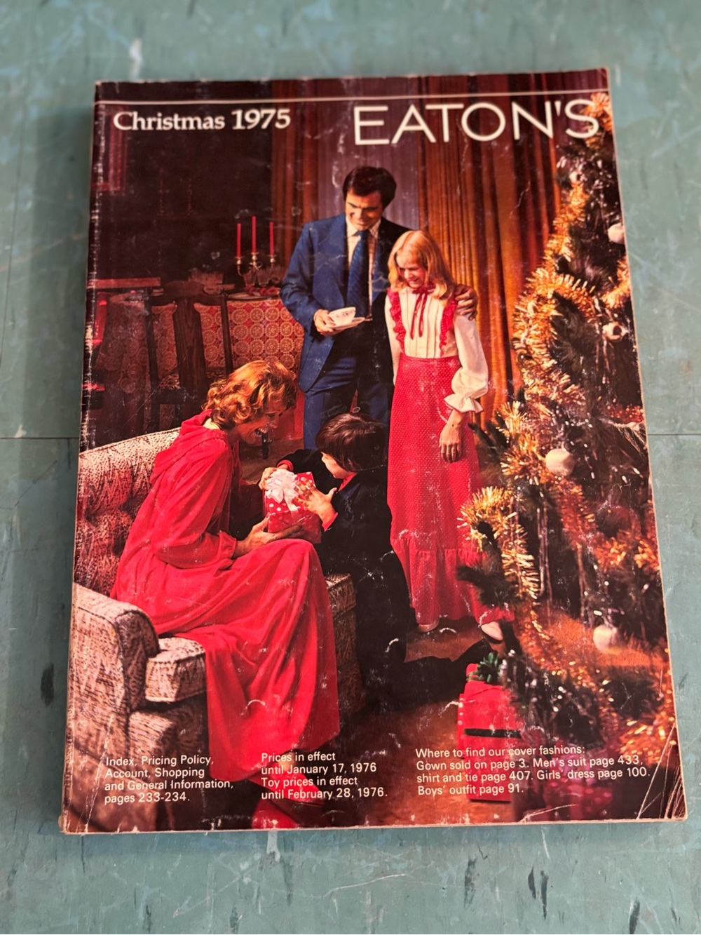 Vintage Eatons Christmas catalogue 1975